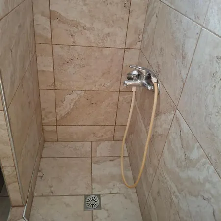Alexia House شقة